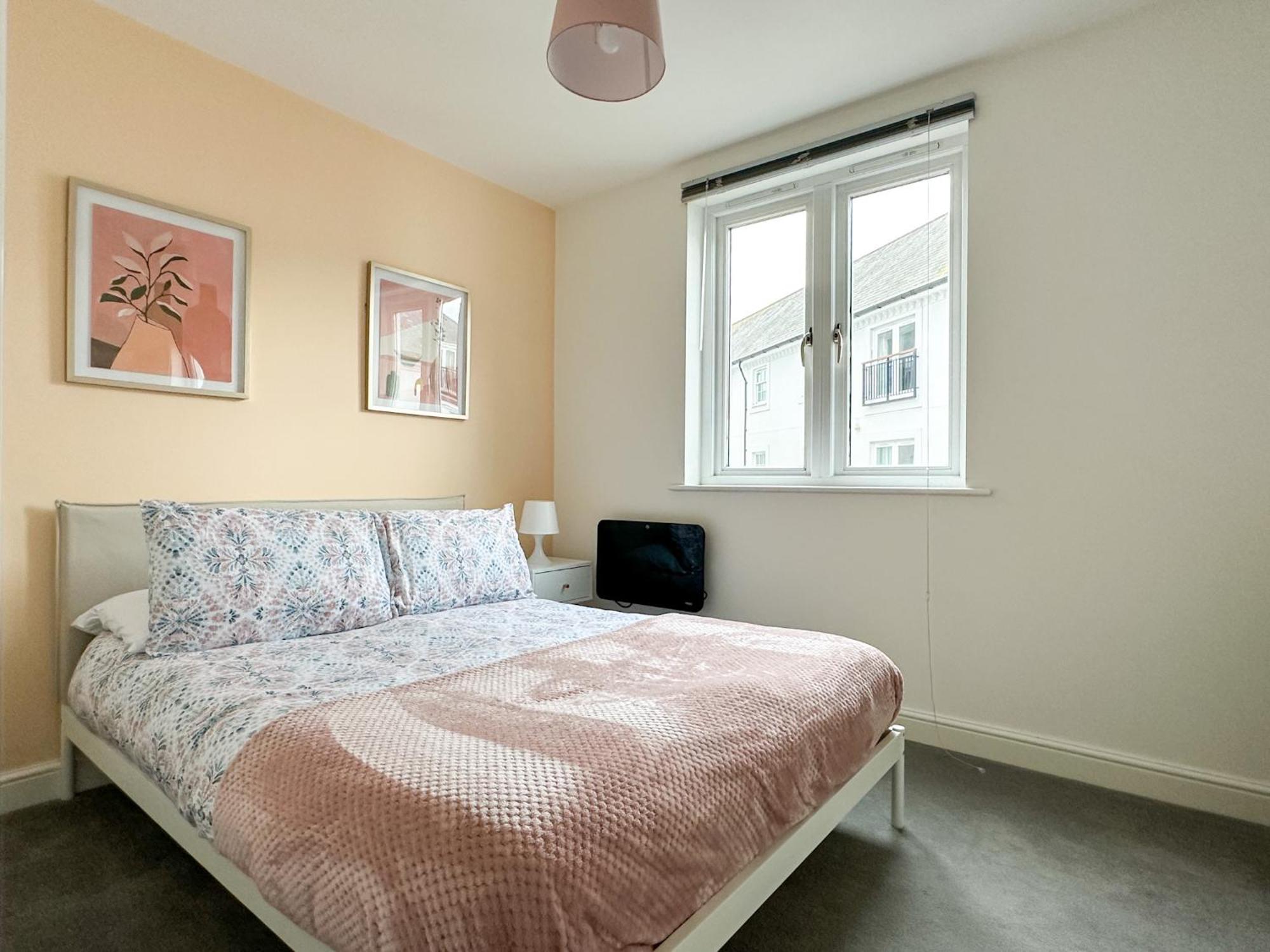 Luxury 2 Bedroom City Centre Apartment - Secure Parking - Amazing Location! แคนเทอร์เบอรี ภายนอก รูปภาพ