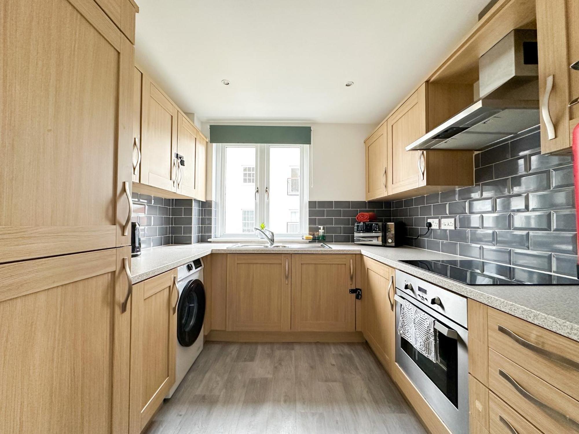 Luxury 2 Bedroom City Centre Apartment - Secure Parking - Amazing Location! แคนเทอร์เบอรี ภายนอก รูปภาพ